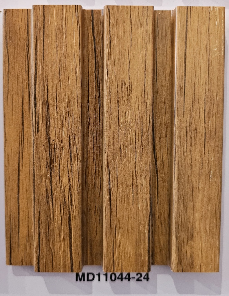 RV REVESTIMIENTO INTERIOR WALL PANEL Medida **12mm** x117x2850mm COLOR MD11044-24 ROBLE CASTAÑO