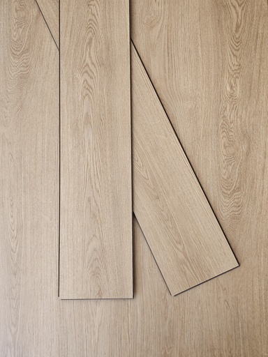 [8240174] CM 8240174 Piso MELAMINICO Roble Pradesh (Caja 1.91m²) Resistente al Agua 9,50x196X1218 mm AC5 Con Manta IXPE 1,50mm